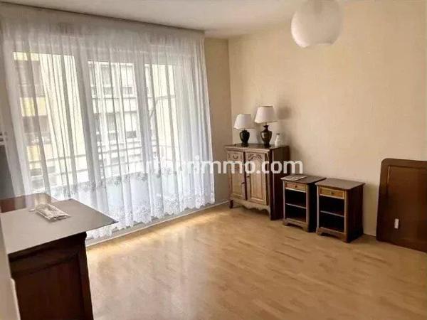 Vente                                                      Appartement
                        
                     2 pièces                      44 m2                     à Montivilliers