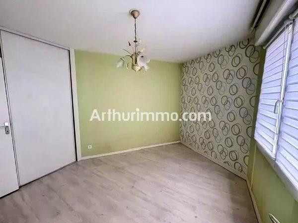 Vente                                                      Appartement
                        
                     2 pièces                      44 m2                     à Montivilliers