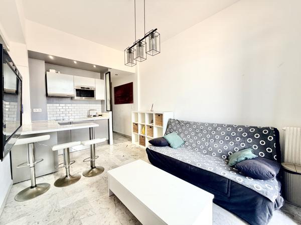 CANNES St Nicolas 2P 28M2 traversant