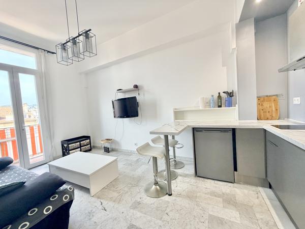 CANNES St Nicolas 2P 28M2 traversant