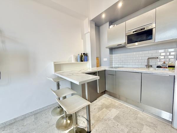 CANNES St Nicolas 2P 28M2 traversant