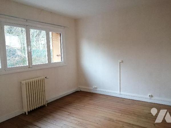 Commune de POIX DE PICARDIE, une maison en centre bourg