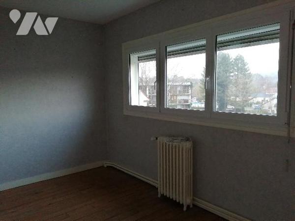 Commune de POIX DE PICARDIE, une maison en centre bourg