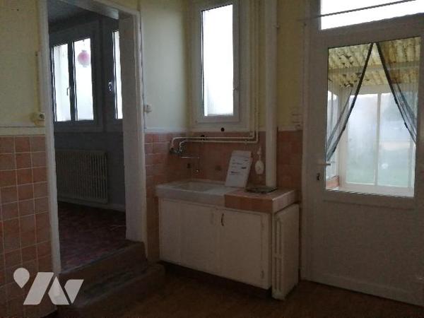 Commune de POIX DE PICARDIE, une maison en centre bourg