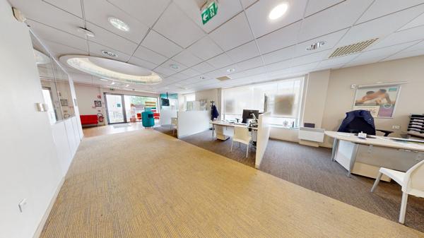 LOCAL COMMERCIAL À LOUER 263 m² MULHOUSE (68200)
