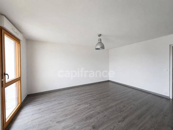 Dpt Val d'Oise (95), à vendre HERBLAY-SUR-SEINE appartement T2 41m2 avec stationnement privatif et balcon