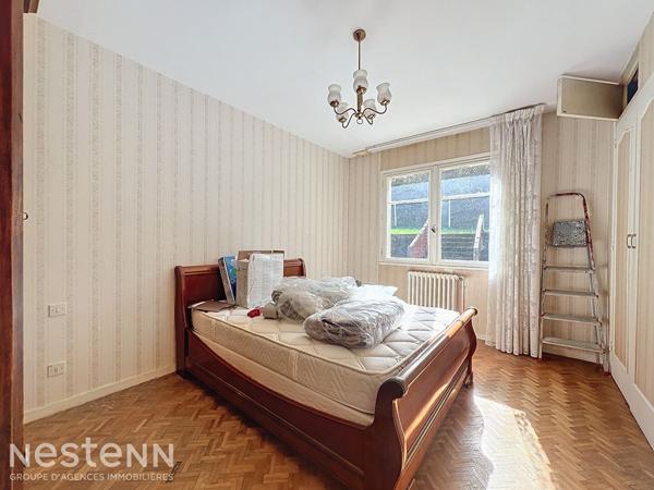 Pompertuzat. Maison familiale 6 pièces de 132m² avec un garage sur un terrain d'environ 1800m² à vendre.