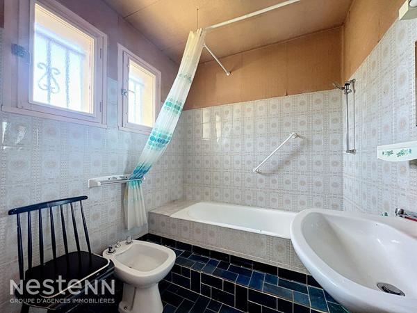 Pompertuzat. Maison familiale 6 pièces de 132m² avec un garage sur un terrain d'environ 1800m² à vendre.