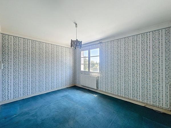 A vendre Maison Mirande centre ville 5 chambres155 m2 et parc arboré et garage