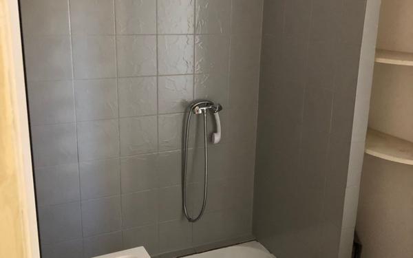 Appartement à louer    1 pièce •  Nîmes