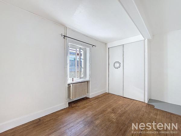 A Vendre Maison en pierre rénovée de 180 m² avec garage et jardin au centre de Valence-sur-Baïse