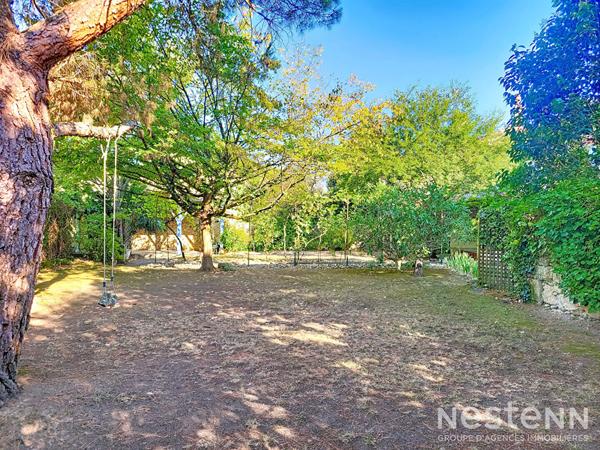 A Vendre Maison en pierre rénovée de 180 m² avec garage et jardin au centre de Valence-sur-Baïse