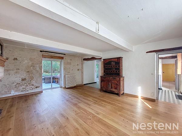 A Vendre Maison en pierre rénovée de 180 m² avec garage et jardin au centre de Valence-sur-Baïse