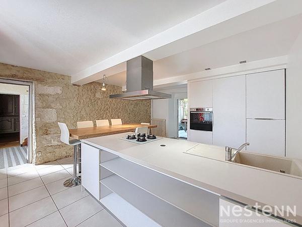 A Vendre Maison en pierre rénovée de 180 m² avec garage et jardin au centre de Valence-sur-Baïse