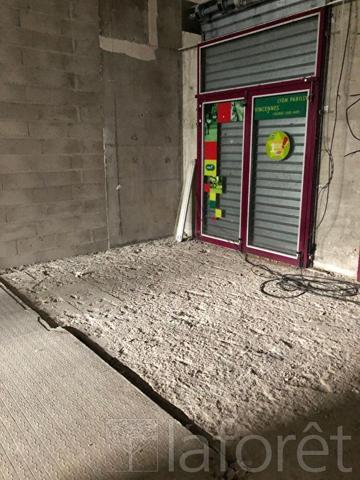 Location local commercial Nanterre - 90 m² - 3 500 € par mois