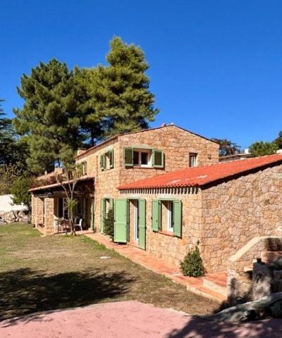 SARTÈNE – AUTHENTIQUE VILLA ESPRIT BERGERIE SUR UN BEAU TERRAIN DE 2360M2 - CALME ABSOLU