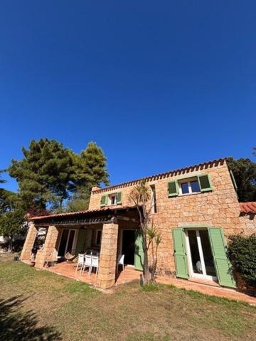 SARTÈNE – AUTHENTIQUE VILLA ESPRIT BERGERIE SUR UN BEAU TERRAIN DE 2360M2 - CALME ABSOLU