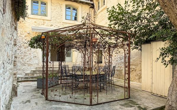 Appartement à vendre    3 pièces • 64 m2 Aramon