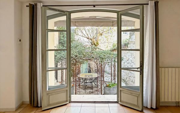 Appartement à vendre    3 pièces • 64 m2 Aramon
