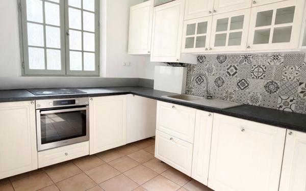 Appartement à vendre    3 pièces • 64 m2 Aramon