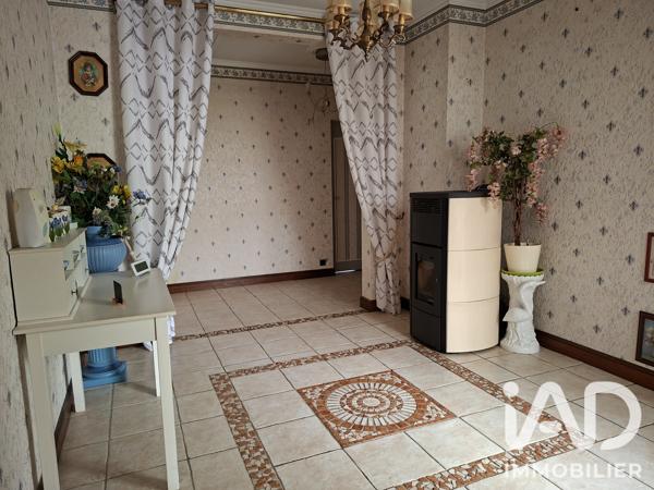 Maison à vendre 9 pièces 214 m² Vouneuil-sous-Biard