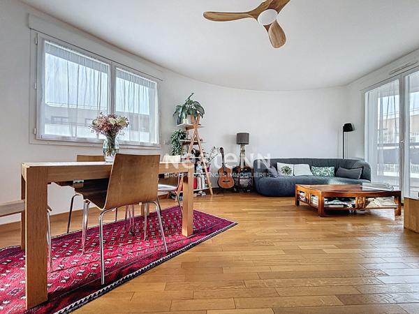 ISSY LES MOULINEAUX - A vendre Appartement 4 pièces en étage élevé avec vue dégagée et balcons