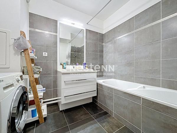 ISSY LES MOULINEAUX - A vendre Appartement 4 pièces en étage élevé avec vue dégagée et balcons