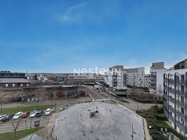 ISSY LES MOULINEAUX - A vendre Appartement 4 pièces en étage élevé avec vue dégagée et balcons