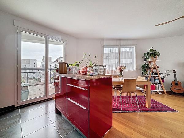 ISSY LES MOULINEAUX - A vendre Appartement 4 pièces en étage élevé avec vue dégagée et balcons