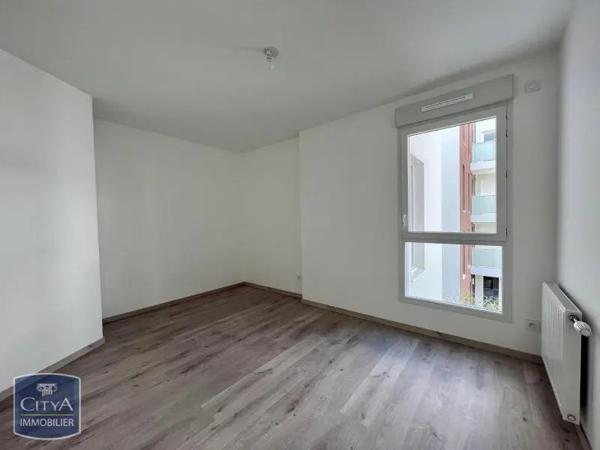 Appartement à louer 2 pièces 46.17m² Décines-Charpieu (69150)