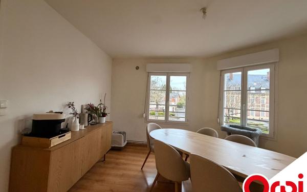 Immeuble à vendre    5 pièces •  La Fère