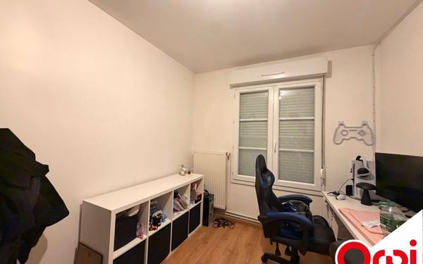 Immeuble à vendre    5 pièces •  La Fère