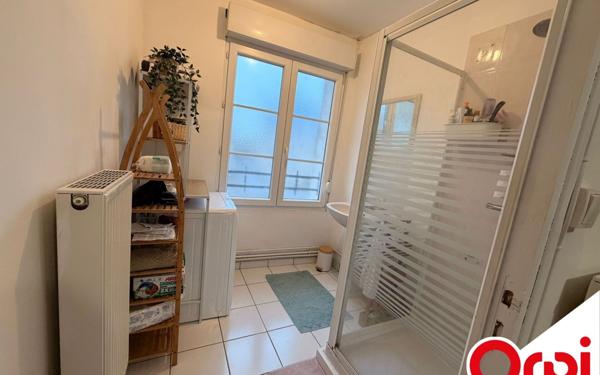 Immeuble à vendre    5 pièces •  La Fère