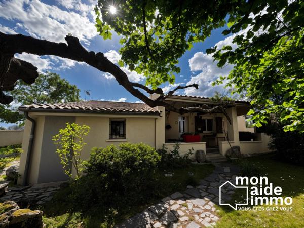 Maison plain-pied 110m² 3 Chambres grand garage, carports