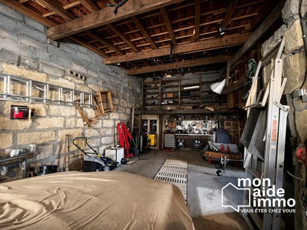 Maison plain-pied 110m² 3 Chambres grand garage, carports