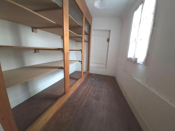 Immeuble 9 pièce(s)  secteur 77