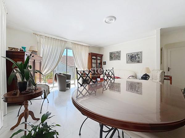 Maison d'architecte à Perpignan 10 pièces 245.34 m2, garage secteur La Lunette.