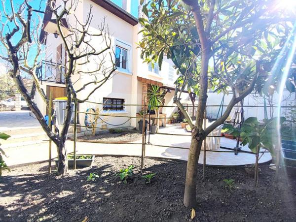 GRANDE MAISON FAMILIALE - ROMAINVILLE CENTRE CARNOT