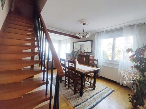 GRANDE MAISON FAMILIALE - ROMAINVILLE CENTRE CARNOT