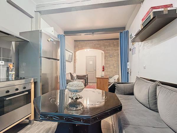 À vendre Appartement 2 pièces ( à coté de la Place de lanche) Secteur prisé du panier à Marseille