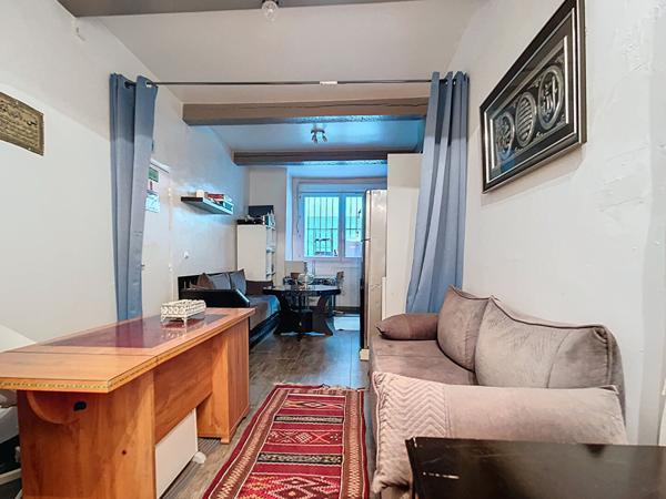 À vendre Appartement 2 pièces ( à coté de la Place de lanche) Secteur prisé du panier à Marseille