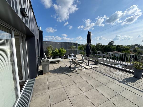 BORDEAUX CAUDERAN - Appartement 3 pièces dernier étage avec terrasse