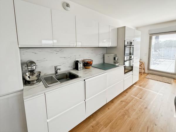 BORDEAUX CAUDERAN - Appartement 3 pièces dernier étage avec terrasse