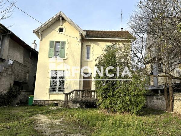 À vendre Maison 4 pièces 90 m² - Grenoble 38100