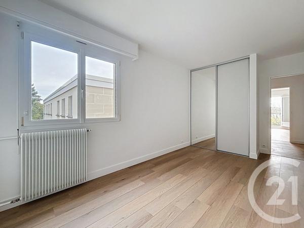 Appartement F5 à vendre  5 pièces - 106,98 m2 VILLE D AVRAY - 92