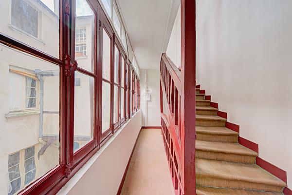 Appartement Saint Germain En Laye 2 pièces 33.37 m2 240 000 € **  - Référence  18574