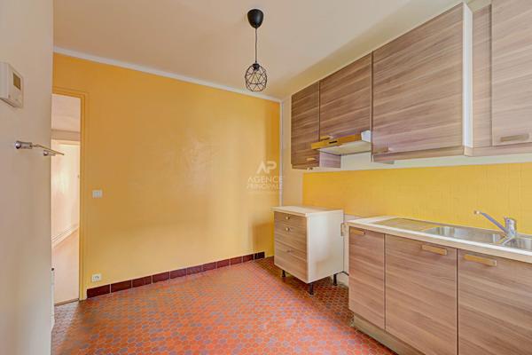 Appartement Saint Germain En Laye 2 pièces 33.37 m2 240 000 € **  - Référence  18574