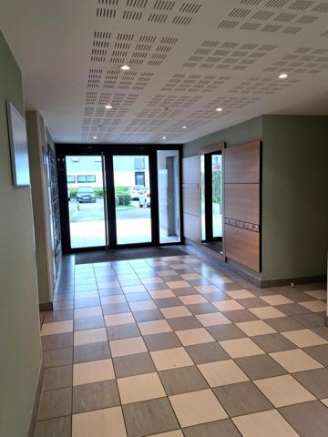 Appartement T4 résidence sécurisée , parc, garage