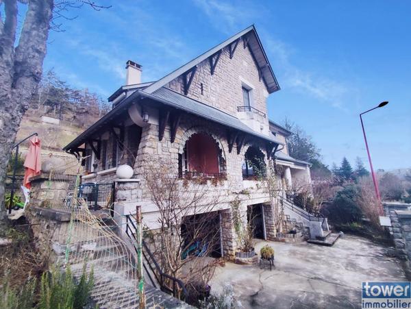 Maison 8 pièces 224 m²