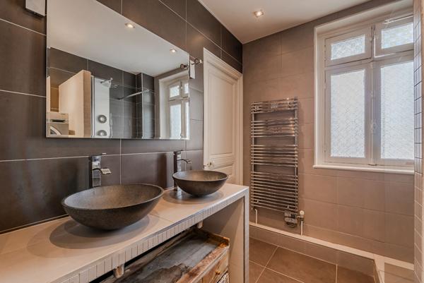 Coup de coeur - Appartement dans le centre ville de Meaux - proche Cathédrale et Gare - 2 chambres - jardin privatif.